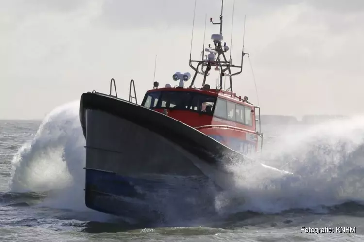 Vermiste zwemmer in Den Helder veilig op het droge na grote zoekactie