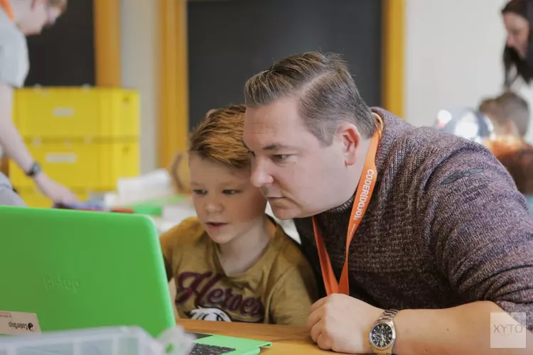 Kinderen leren programmeren in School 7