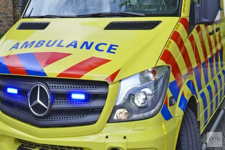 Auto botst met wielrenner in Den Helder