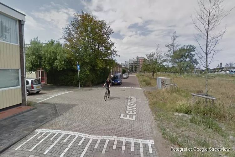 Automobilist smeert &#39;m na aanrijding met fietser in Den Helder