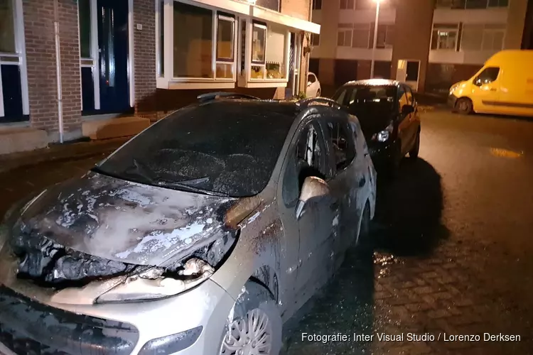 Auto in brand in Den Helder