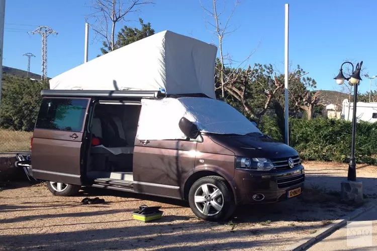 Camperbus gestolen, politie zoekt getuigen