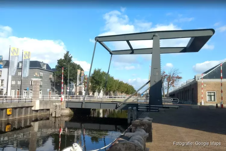 Opknappen kade Helders Kanaal