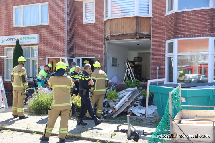 Voorkant woning deels ingestort