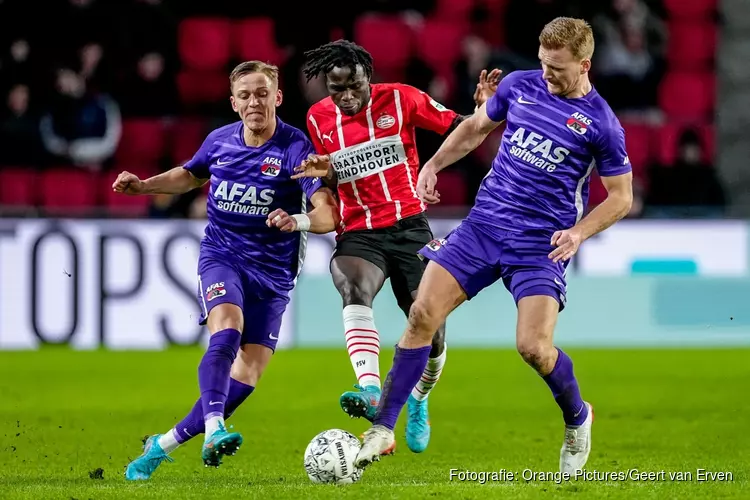 AZ wint van PSV in Eindhoven na blunder Mvogo