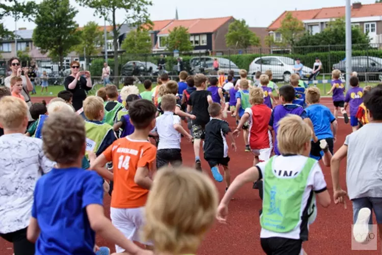 Recordaantal kinderen aan de start van Scholierenveldloop