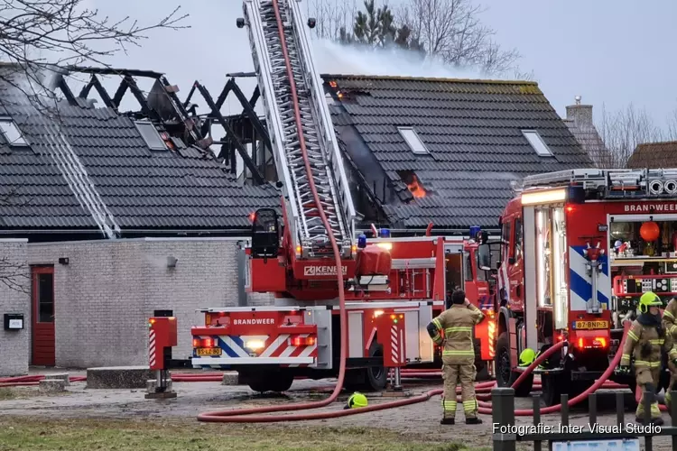 Meerdere woon-units onbewoonbaar na brand in Julianadorp