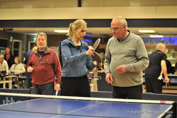 Oud-Huisduiner Vriesekoop opent OldStars tafeltennis bij TTV Noordkop