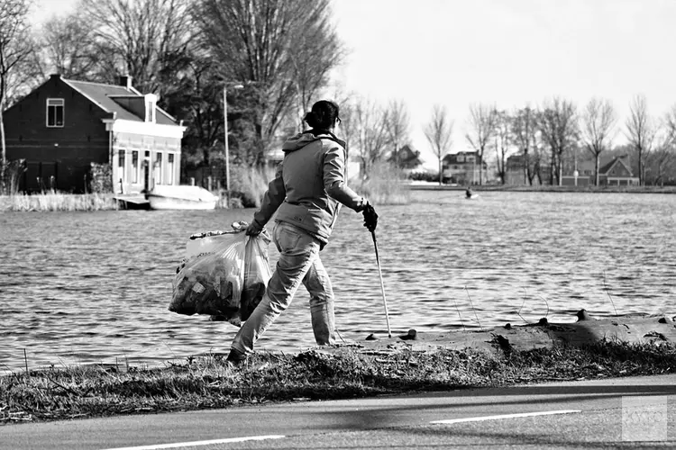 McDonald’s Den Helder ruimt zwerfafval op tijdens World Cleanup Day