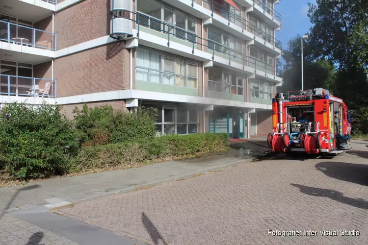 Brand in keuken van appartement snel onder controle