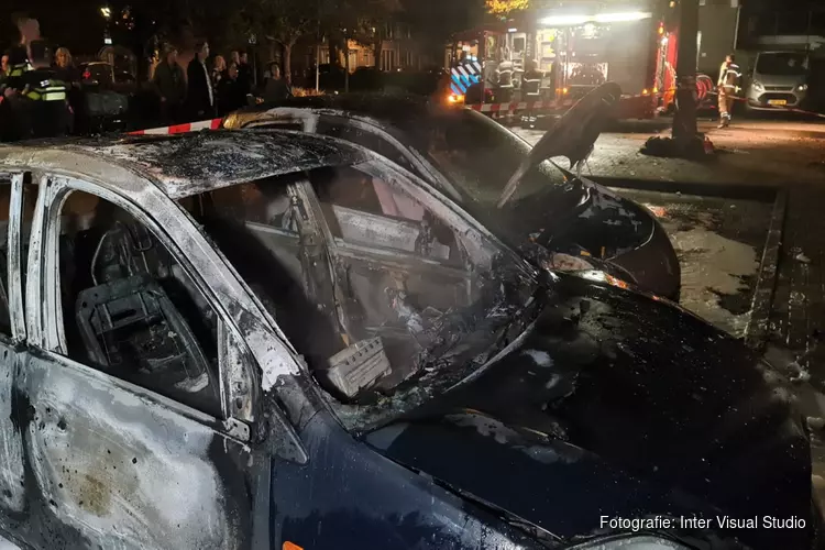 Opnieuw autobrand in Den Helder, drie voertuigen verwoest