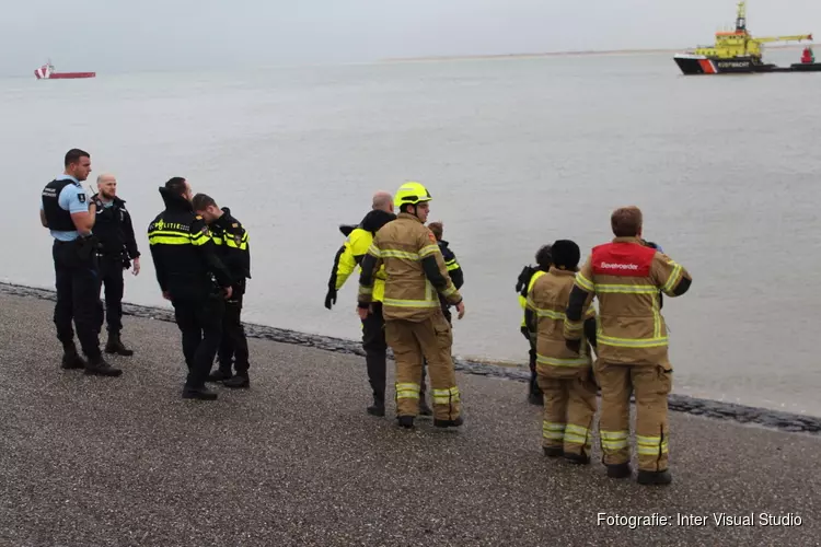 Vrouw uit zee gehaald bij Den Helder