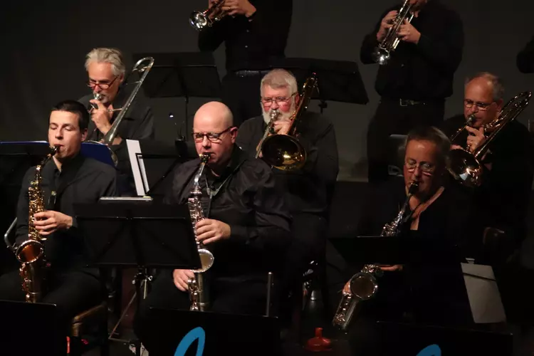 Zondag 18 december in de Keesschuur: Jacky Roofers Bigband