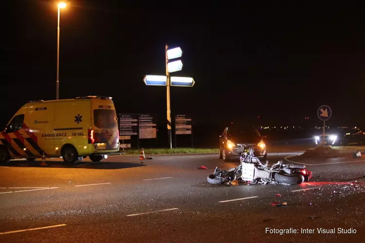 Motorrijder gewond na botsing met auto in Den Helder