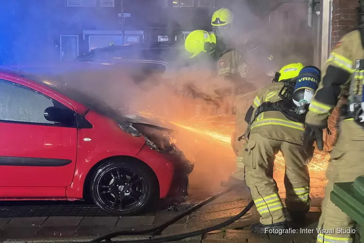 Vuurwerk veroorzaakt autobrand in Den Helder