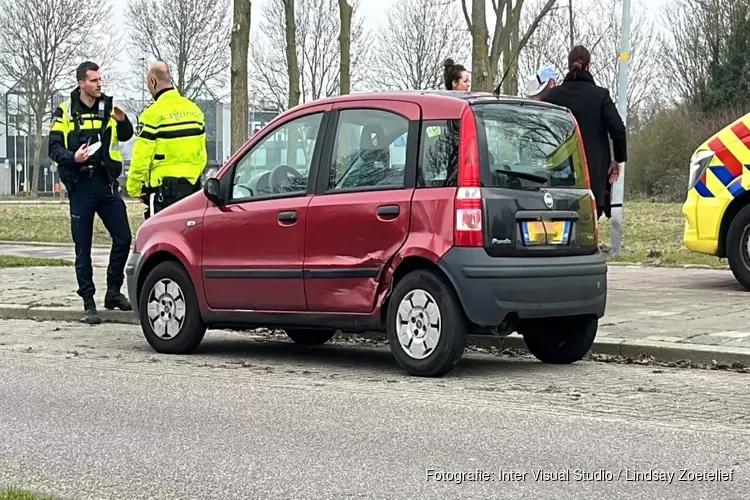 Ongeval met 2 auto&#39;s op de Schootenweg