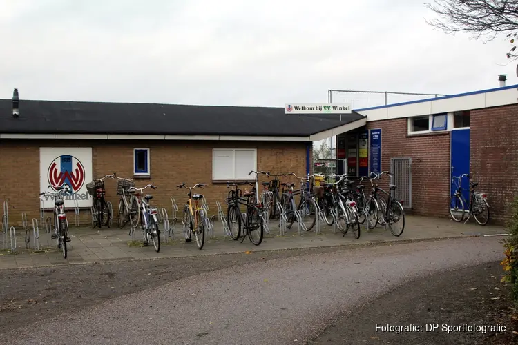 Eerste zege voor Winkel, Zeemacht blijft puntloos