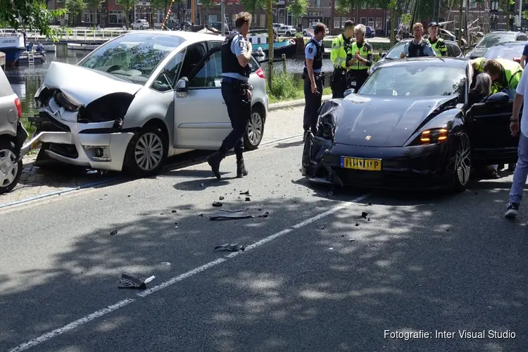 Peperdure Porsche beschadigd na ongeluk