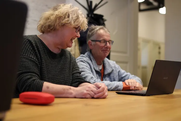 Leer omgaan met de computer tijdens gratis cursus in de bibliotheek