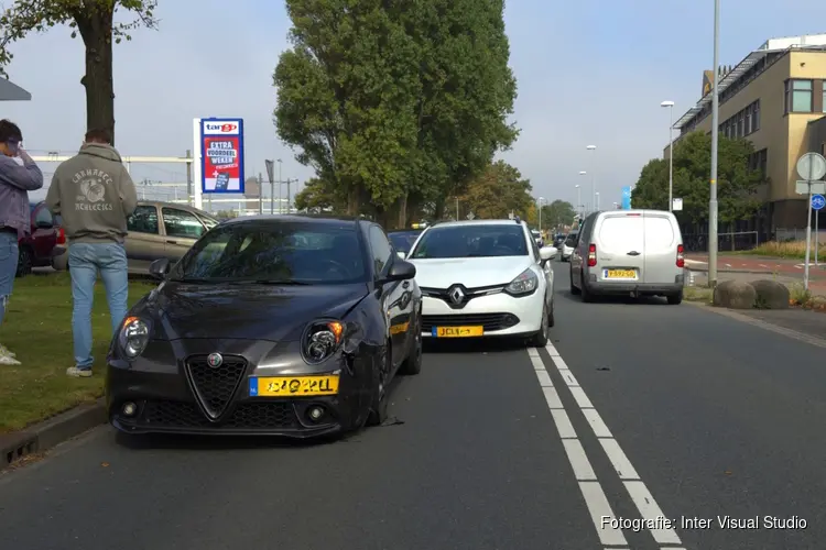 Botsing op Kievitstraat in Den Helder