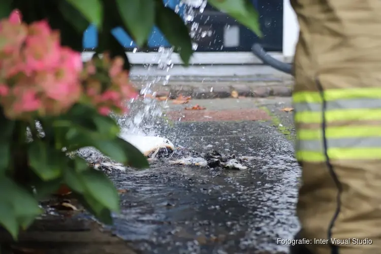 Brandende WC-rollen in portiekflat in Den Helder