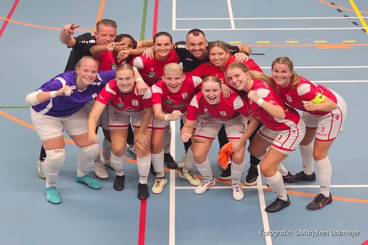 Derde zege op rij voor Zeemacht Vrouwen