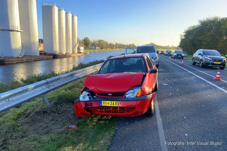 Botsing met drie auto's op N9 bij 't Zand