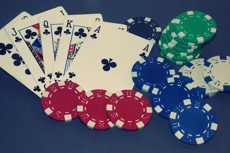 De Opkomst van de Pokerscene in Den Helder: Een Onverwachte Kaart Revolutie