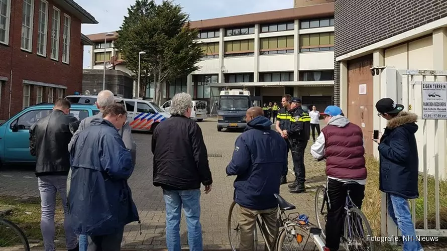 Ontruiming Rob Scholte Museum "met harde hand" begonnen